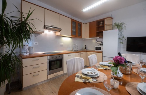 Novigrad House | Holiday Home Lantina with pool