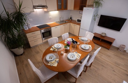 Novigrad House | Holiday Home Lantina with pool