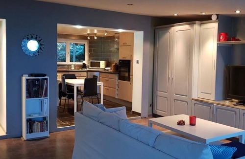 Dormans House | Holiday Home 'Le Coq De Champagne' with Mountain View, Wi-Fi and Air Conditioning