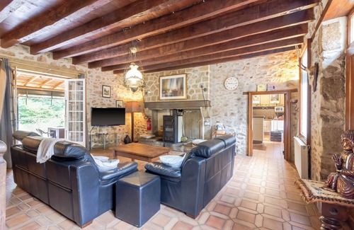 Piegut-Pluviers House | Holiday Home 'Les Touilles - Dordogne' with Private Pool, Private Terrace and Wi-Fi