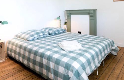 Guimaec House | Holiday Home Le Guelliec - GMC203 by Interhome