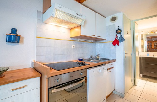Jard-sur-Mer House | Holiday Home 'Le Parc De La Grande' with Shared Pool and Private Garden