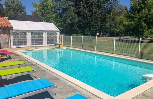 Varaignes House | Holiday Home 'Le Pont' with Shared Pool, Shared Terrace and Shared Garden