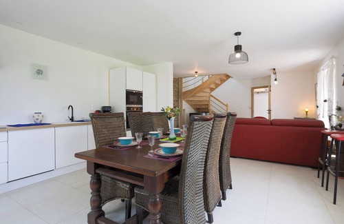 Paimpol House | Holiday Home 'Les Bernaches Du Lédano - Vue Mer' with Sea View, Terrace and Wi-Fi
