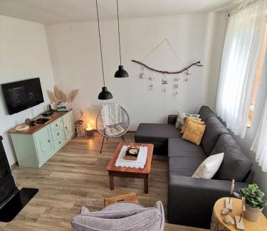 Cacinci House | Holiday Home Little House on Papuk