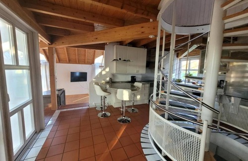 Gemarkung Stockhausen House | Holiday Home 'Lichtdurchflutetes Architektenhaus' with Mountain View, Terrace and Wi-Fi