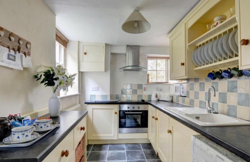 Lynton House | Holiday Home Lyn Cottage by Interhome