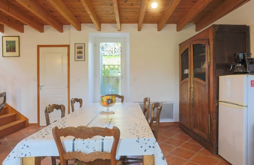 Hengoat House | Holiday Home 'Maison Bleue' with Private Garden, Balcony and Wi-Fi