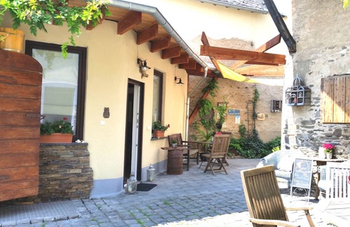 Gappenach House | Holiday Home 'Maifelder Wellnessbauernhaus'