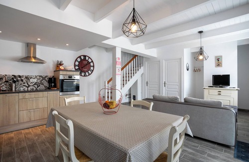 Pleubian House | Holiday Home 'Maison Du Sillon' with Private Terrace and Private Garden
