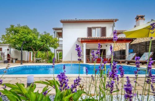 Snasici House | Holiday Home Marija by Interhome