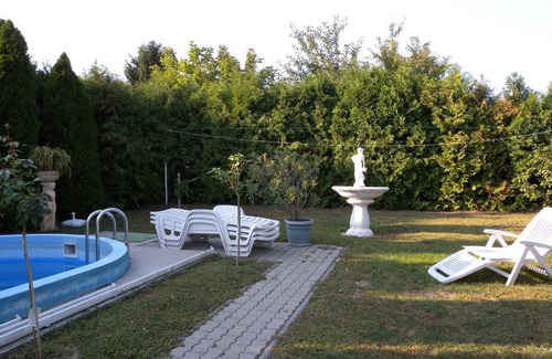 Keszthely House | Holiday home mit Garten und Pool