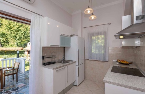 Opric House | Holiday home mit Klimaanlage und Garten