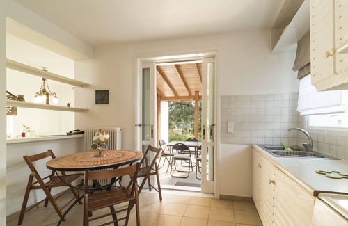 Vrahati Cottage | Holiday home next to orange tree orchard, 185 sq.m with pool