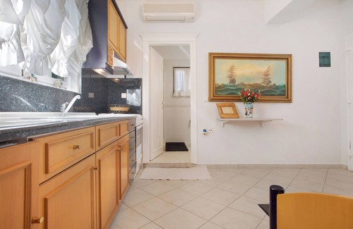 Kalamaki Villa | Holiday Home "Olympia" with Shared Pool & A/C