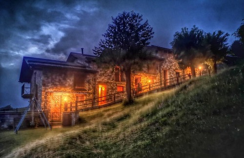 Peglio House | Holiday Home on Lake Como with Lake View, Wifi, Parking, tv sat