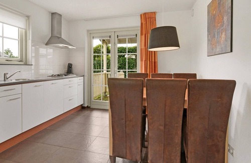 Municipality of Nissewaard House | Holiday home on the water with veranda