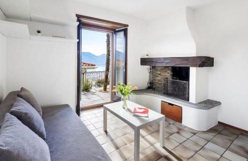 Locarno House | Holiday Home Palm Cottage by Interhome