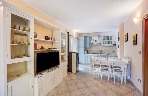 Bellissimi House | Holiday Home 'Paola E Del Poeta' with Shared Pool, Private Garden and Wi-Fi