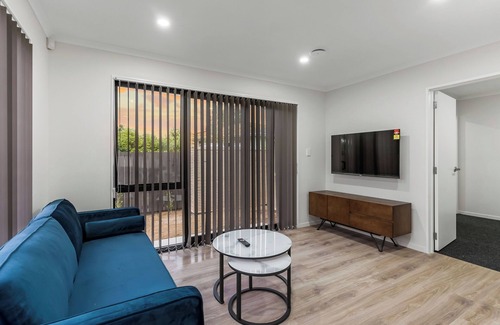 Papakura House | Holiday home Papakura - perfect for for short term rental or Holiday
