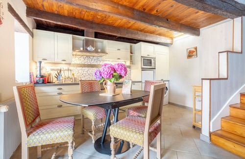 Kerlaz House | Holiday Home 'Penty À 800m De La Plage' with Private Terrace, Shared Garden and Wi-Fi