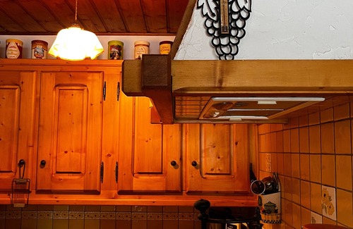 Thorame-Basse House | Holiday Home 'Petit Chalet' with Mountain View, Private Terrace and Private Garden