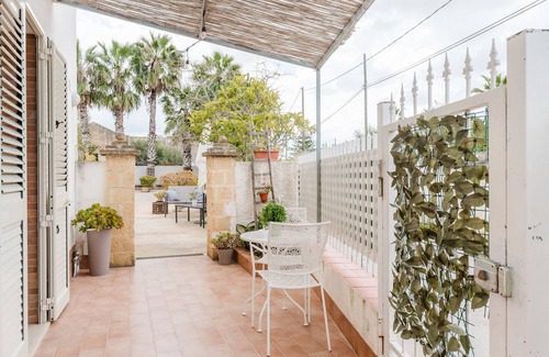 Marsala Apartment | Holiday Home 'Petros' with Shared Terrace, Wi-Fi and Air Conditioning