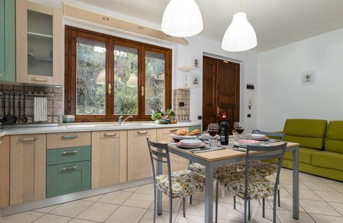 Poggibonsi House | Holiday Home 'Piccolo Angolo Di Tranquillità' with Private Garden and Wi-Fi
