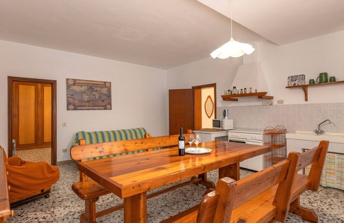 Fauglia House | Holiday Home 'Poggio1' with Shared Pool, Shared Garden and Wi-Fi