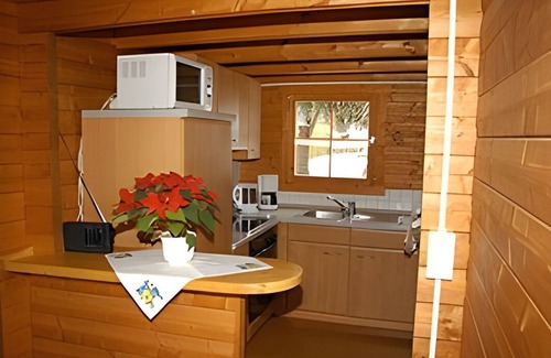 Glosingen House | Holiday Home 'Pöttgen' with Shared Terrace, Private Garden and Wi-Fi