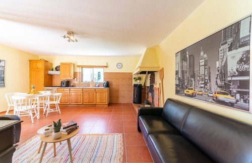Camparca House | Holiday Home in Netos with Pool and Sauna