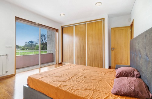 Belinho House | Holiday Home 'Rose Plaisir' with Mountain View, Private Pool and Wi-Fi