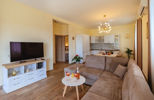 Kaluđerac House | Holiday Home Sea - Two Bedroom Beach House