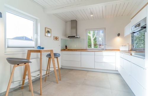 Tating House | Holiday home Seapoint in Tating for up to 4 persons