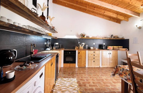 Fonte do Bispo House | Holiday Home 'Silêncio' with Mountain View, Wi-Fi and Air Conditioning