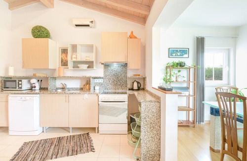Baiona House | Holiday Home 'Sobreirinho - Selão Da Eira' with Sea View, Shared Pool and Wi-Fi