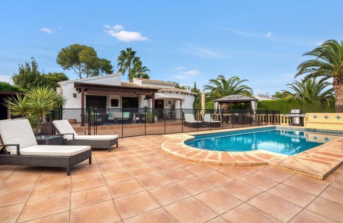 Costa Nova House | Holiday Home 'Sona Javea Xabia' with Pool, Wi-Fi and Air Conditioning