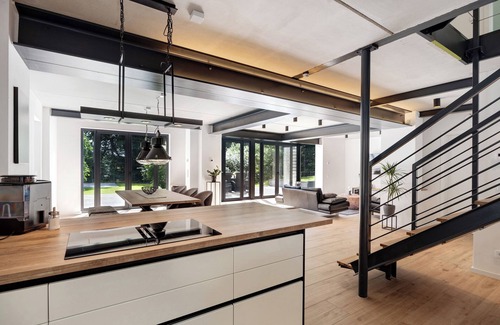 Neu Wulmstorf House | Holiday Home 'Studio Mt Nine' with Private Terrace, Private Garden and Wi-Fi