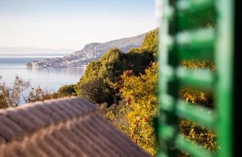 Zivogosce House | Holiday home Sweet Shelter with jacuzzi