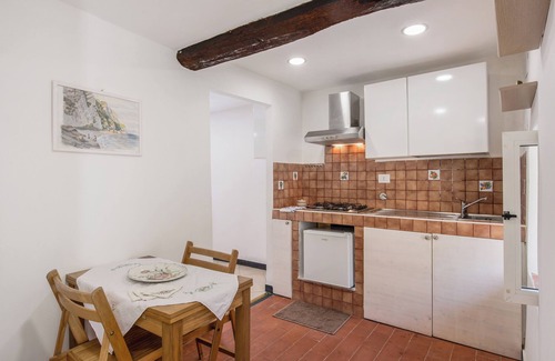 Semorile Apartment | Holiday Home 'Tavernetta in Campagna' with Sea View & Garden