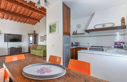 Lacona House | Holiday Home 'Trilocale Lavanda A Lacona' with Sea View, Shared Pool and Wi-Fi