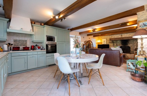 Brech House | Holiday Home 'Ty Al Louarn - Pool - Spa' with Private Terrace, Shared Garden and Wi-Fi
