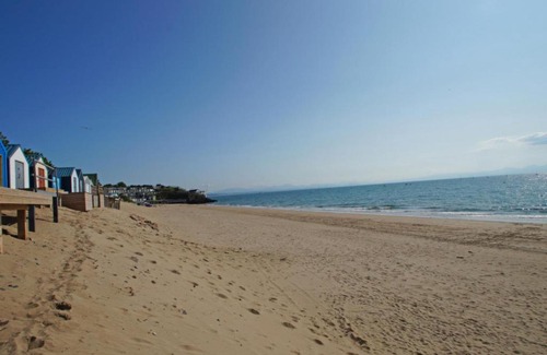 Mynytho House | Holiday Home Uwch y Castell by Interhome