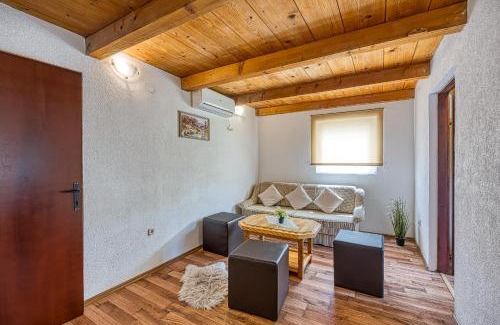 Vrelo Korenicko House | Holiday home Veki*
