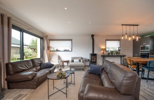 Saint-Philibert House | Holiday Home 'Villa Clémarine' with Private Pool, Private Terrace and Wi-Fi
