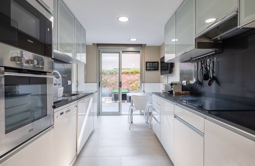 Cambrils House | Holiday Home 'Vidalet Solo Familias' with Private Pool, Wi-Fi and Air Conditioning