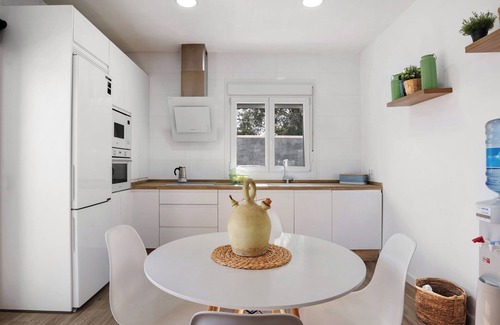 San Ambrosio House | Holiday Home 'Villa Edén' with Private Pool, Wi-Fi and Air Conditioning
