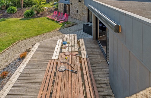 Kerlouet House | Holiday Home 'Villa Léonie - Piscine Intérieure' with Terrace, Garden and Wi-Fi