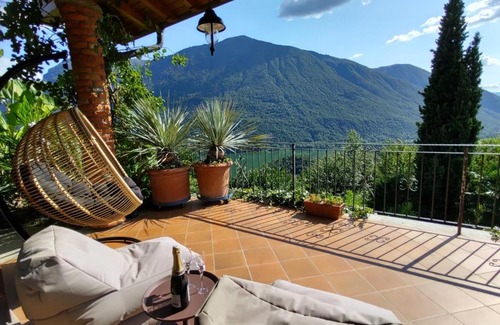 Carlazzo House | Holiday Home Villa Massimo by Interhome
