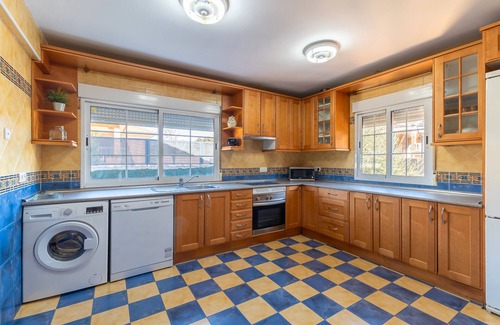 Brunete Villa | Holiday Home 'Villa Pilara - Brunete' with Private Pool, Wi-Fi and Air Conditioning